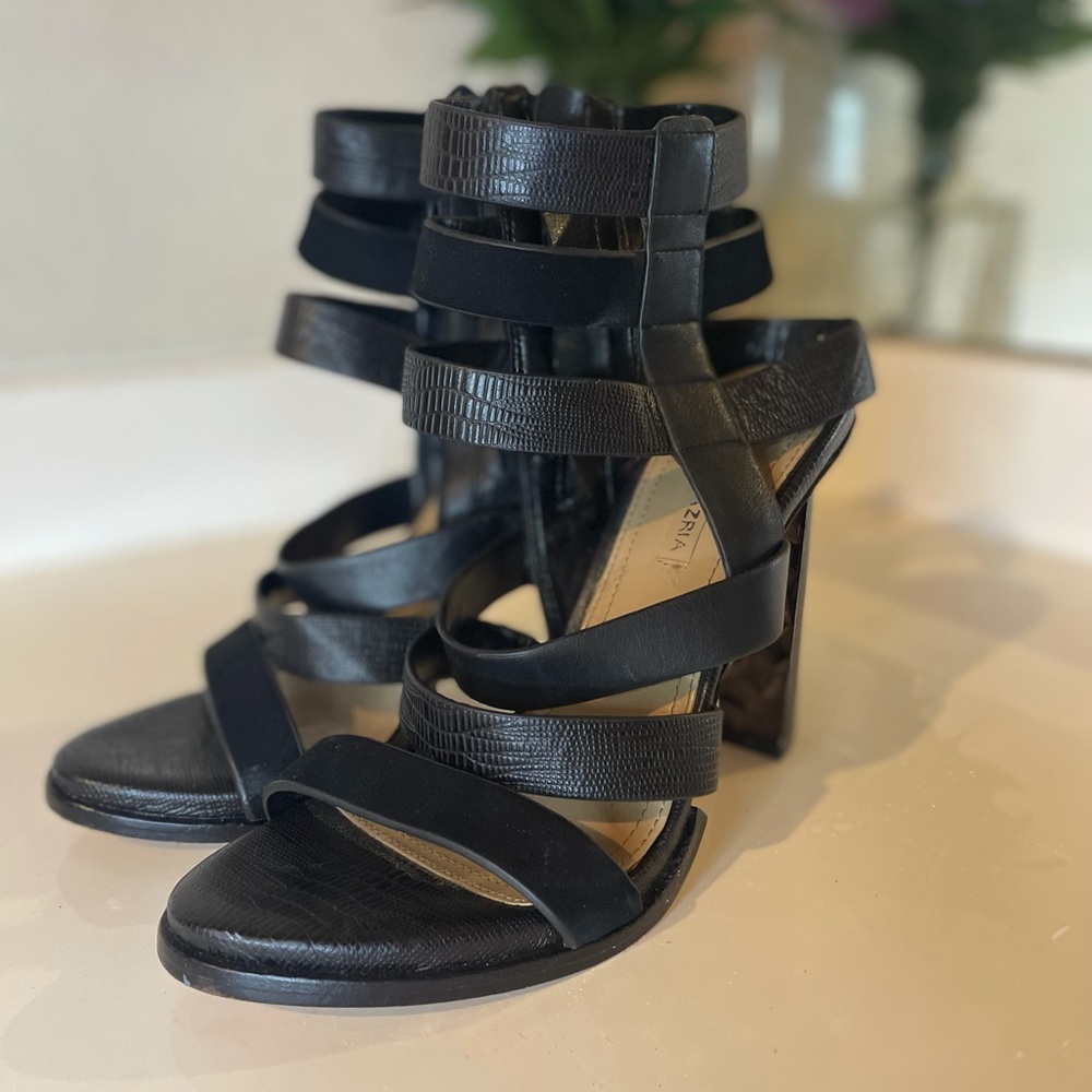 BCBG Maxazria Vero Cuoio Black Heel Sz 7m